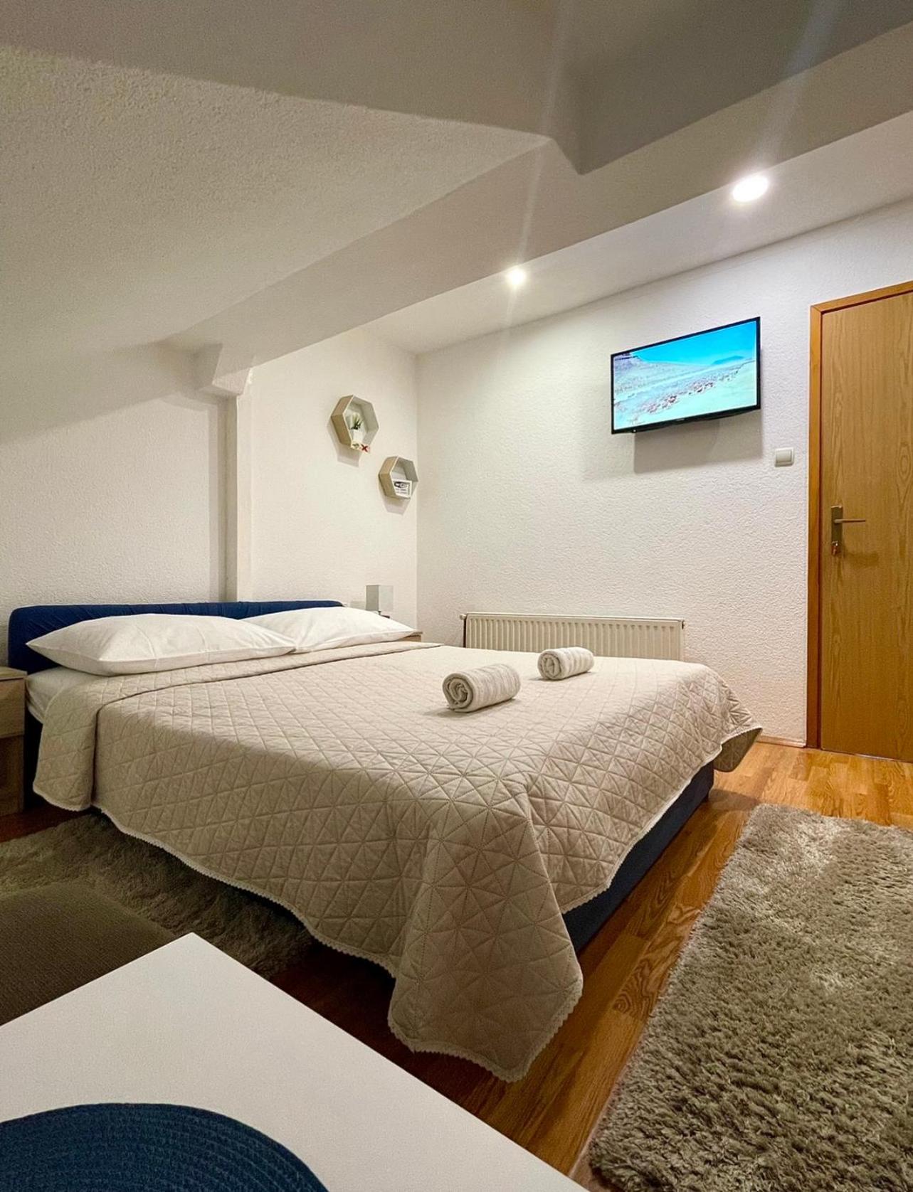 Sobe Darko Cindric Hotel Károlyváros Kültér fotó