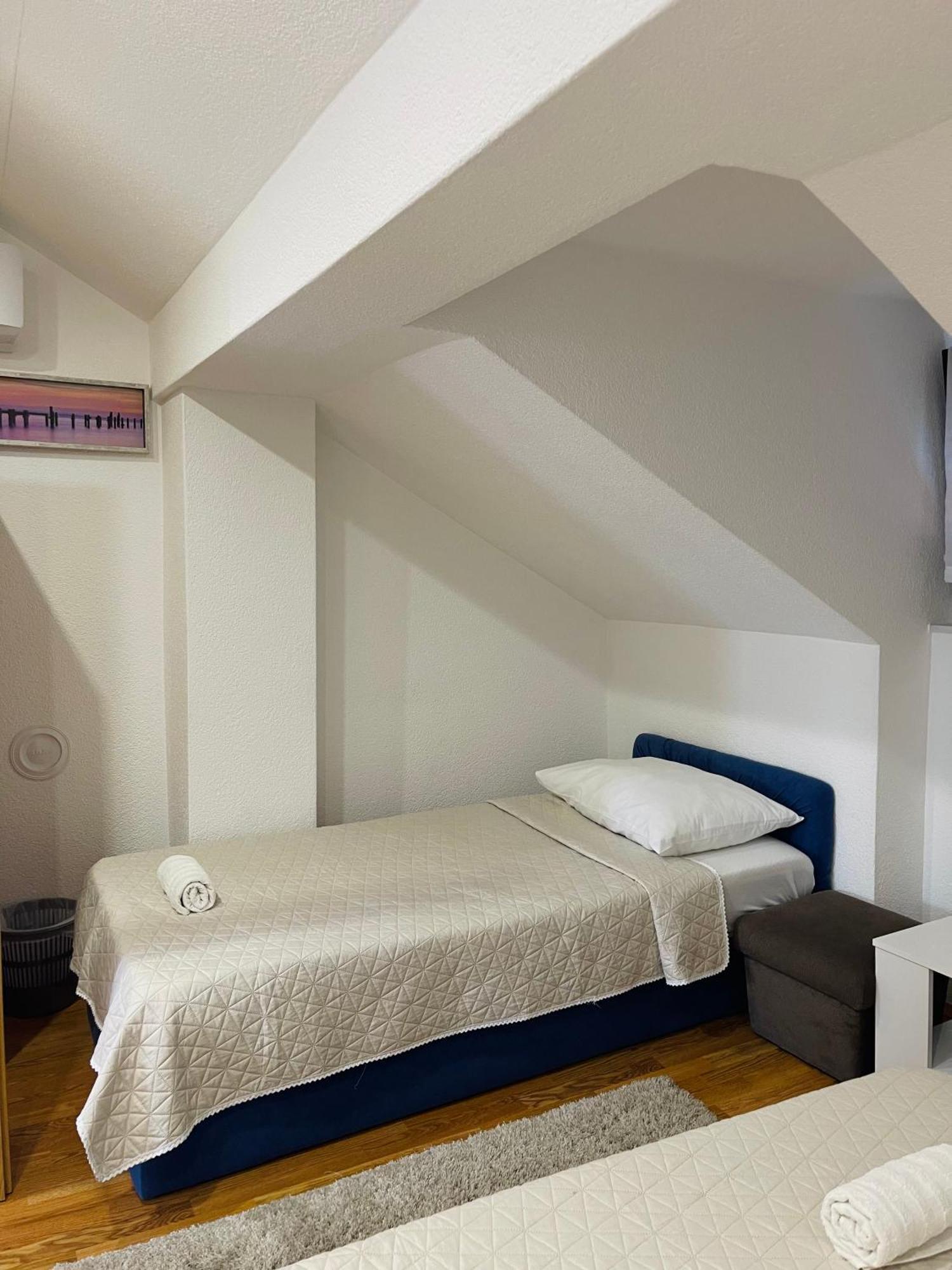 Sobe Darko Cindric Hotel Károlyváros Kültér fotó