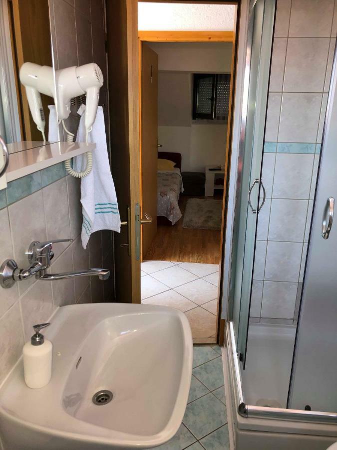 Sobe Darko Cindric Hotel Károlyváros Kültér fotó